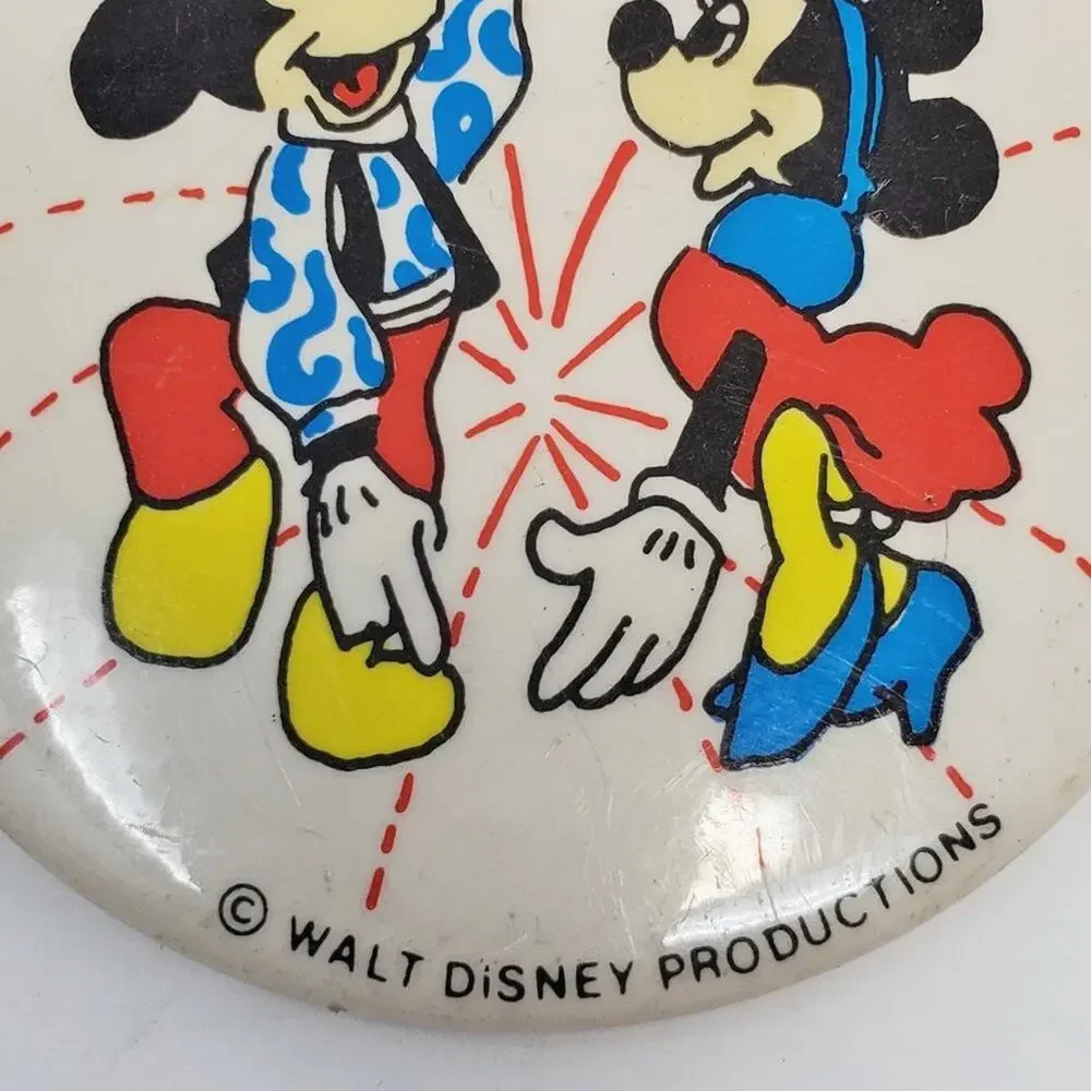 Vintage Disney Mickey & Minnie Mouse Dancing Button